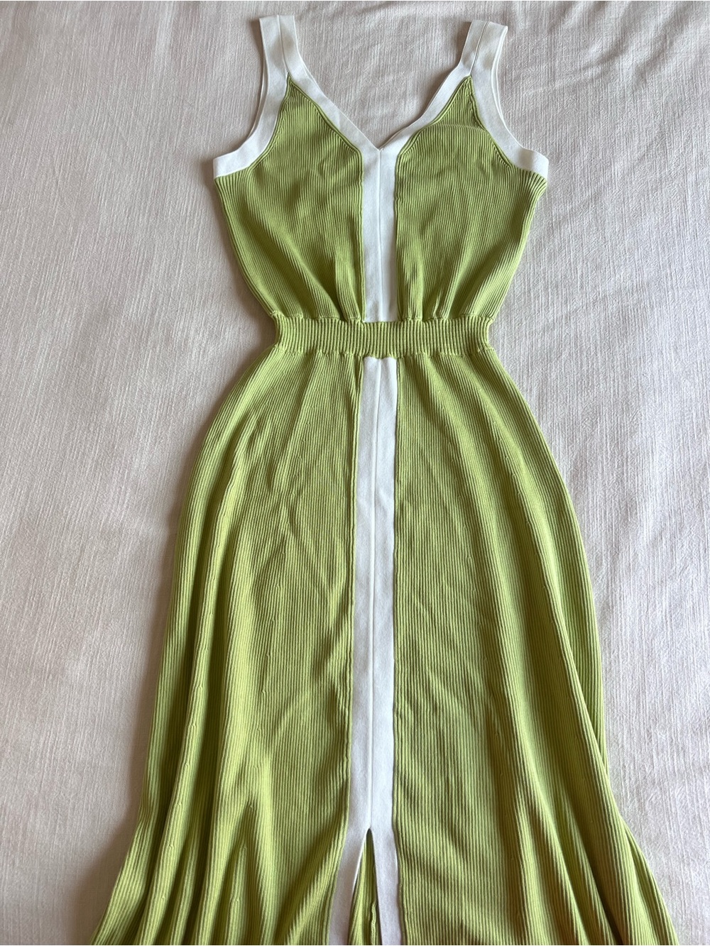 π Commense Contrast Trim Slit-Front Ribbed Knit Maxi Dress - Picture 4 of 7